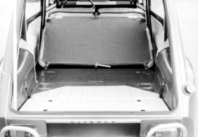 Citroën Dyane (1968) – Variabler Laderaum dank demontierbarer Rücksitzbank, aber etwas zerklüfteter Laderaumboden