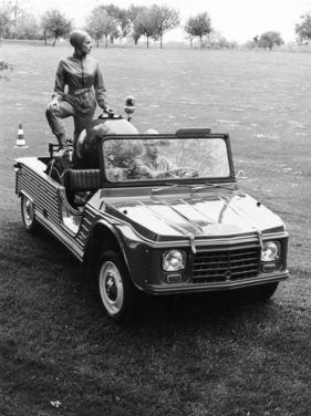 Citroën Dyane 6 Méhari (1968) - in use as a fire engine (1968)
