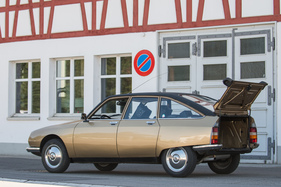 Citroën GS (1977) - die Klappe öffnet mitsamt der Stosstange