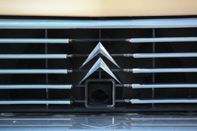 Citroën GS (1977) - sogar das Loch für einen Start per Handkurbel ist noch vorgesehen