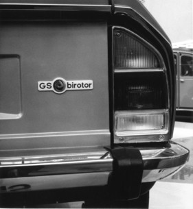 Citroen GS Birotor (1974) - an diesem Emblem erkennt man den Luxus-GS