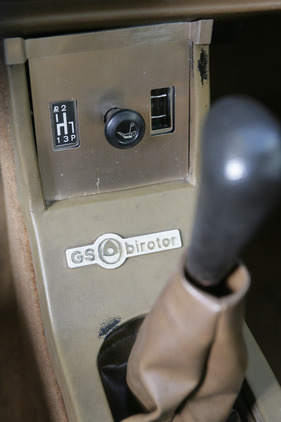 Citroën GS Birotor (1974) - auf der Mittelkonsole ist das Schaltschema dokumentiert