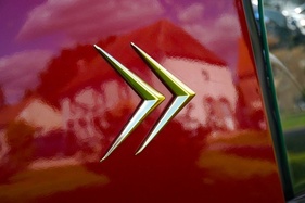 Citroën GT 19 Bossaert (1963) – En avant Citroën: Der Doppelwinkel zeigt dynamisch in Fahrtrichtung