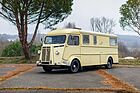 Citroën HY Camping-car par Currus avec son Velosolex (1966) - als Lot 041 angeboten an der Artcurial Rétromobile Paris Versteigerung am 2. Februar 2024