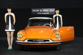 Citroën ID 19 (1957) - eines der drei Fahrzeuge, die an die Premiere der DS vor 58 Jahren erinnerten (Rétromobile 2013)