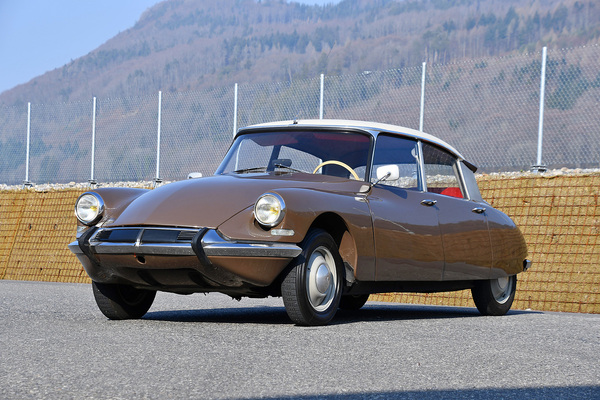 Bild: Citroën ID 19 (1963) - als Lot 147 angeboten an der Frühlingsversteigerung der Oldtimer Galerie Toffen am 25. März 2023