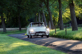 Citroën ID 19 (1967) - gleiten auch auf schlechten Strassen