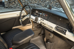 Citroën ID 19 (1967) - schönes Armaturenbrett-Design, die Farbgebung ist nicht original