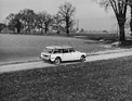 Citroën ID 19 Break (1962) - auch ein holpriger Feldweg kann der Ladung dank Hydropneumatik nichts anhaben