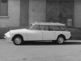 Citroën ID 19 Break (1962) - mit den Radkappen der DS Citroën ID 19 Break (1962) - mit den Radkappen der DS