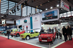 Citroën Méhari (1970) - US-Version, zusammen mit der Europaversion und einem nachempfundenen Nachfolger - Rétromobile Paris 2016