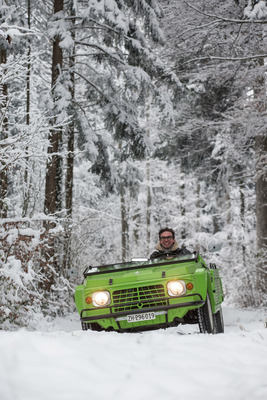 Citroën Méhari (1977) – Haar will atmen: Ohne Mütze und Scheibe wird es sehr schnell sehr kalt an der Rübe (1977)