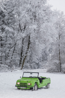 Citroën Méhari (1977) – Halten Dromedare eigentlich Winterschlaf? Wissen sie überhaupt, was ein Winter ist? (1977)