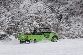 Citroën Méhari (1977) – Schneeketten? Differentialsperre? Allradantrieb? Der Méhari schafft's auch ohne