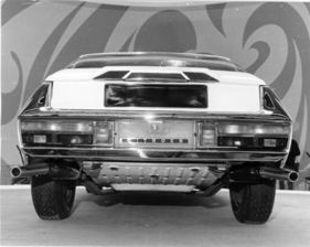 Citroën SM (1970) - die Heckwand wird etwas überladen - Genfer Autosalon 1970