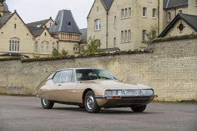 Citroën SM (1972) - als Lot 329 angeboten von Bonhams bei der Versteigerung im RAF Museum in Hendon 2015