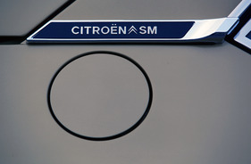 Citroën SM (1973) - Schriftzug und Tankdeckel