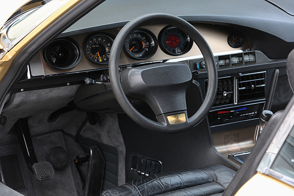 Citroën SM (1973) - auch das Interieur wirkt elegant und stilvoll