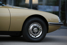 Citroën SM (1973) - bauchige Reifen