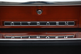 Citroën SM (1973) - der Citroën-Schriftzug am Heck