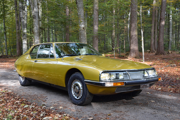 Citroën SM Injection (1973) - offered at the auction of the Oldtimer Gallery in Toffen on November 29, 2014