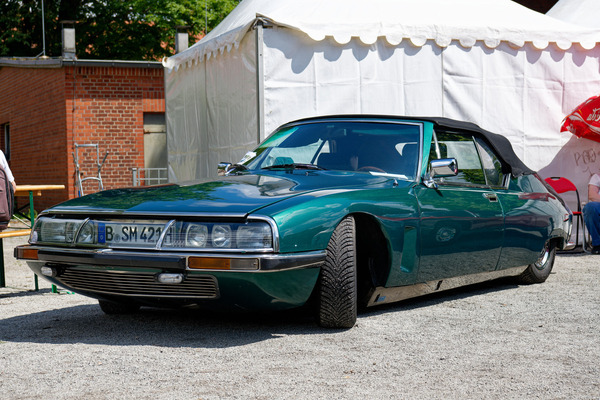Citroën SM Mylord (1972) – dürfte eines der ersten bei Chapron gebauten SM-Cabrios sein – Oldtimer Open Air 2024