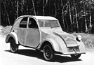 Citroën "TPV" alias 2 CV (1939) - dieser frühe Prototyp war noch mit einem wassergekühlten Motor ausgerüstet, der per Kurbel gestartet werden musste