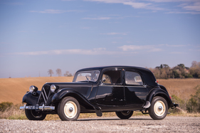 Citroën Traction 11 B berline (1953) - als Lot 309 angeboten an der Artcurial Rétromobile Versteigerung am 6. Februar 2016