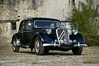 Citroën Traction 15 Six D (1949) - offered as lot 27 at the Artcurial Sur les Champs auction on October 16, 2022
