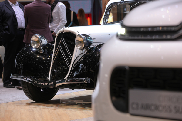Citroën Traction Avant 11 BL (1939) - Kontrast der Tradition mit der Moderne - Genfer Automobilsalon 2019