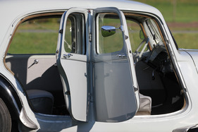 Citroën Traction Avant 11 BL (1954) - Gegenläufig öffnende Türen vorne und hinten