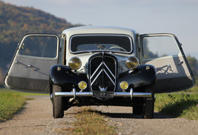 Citroën Traction Avant 11 BL (1954) - Selbstmörder-Türen werden die nach hinten öffnenden Pforten genannt Citroën Traction Avant 11 BL (1954) - Selbstmörder-Türen werden die nach hinten öffnenden Pforten genannt