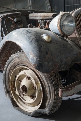Citroën Traction Avant 11 légère (1953) - in der Sonderaussstellung "Scheunenfunde" des Pantheons im Sommer 2015