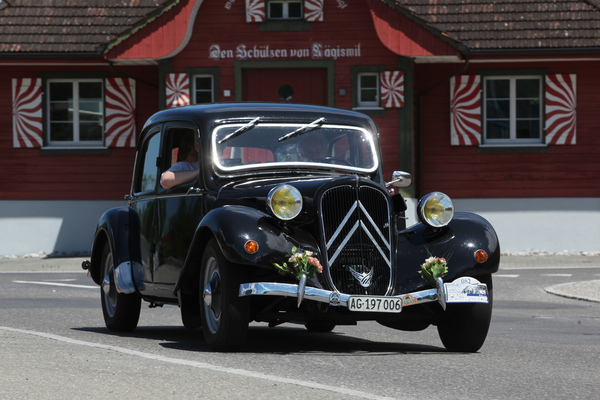 Citroën Traction Avant 11BL (1938) - Vorkriegslimousine als Taxi - Oldtimer in Obwalden (O-iO) 2019