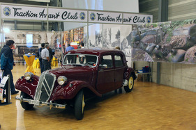 Citroën Traction Avant (1950) - auf dem Clubstand - Oldtimer- und Teilemarkt Fribourg 2014