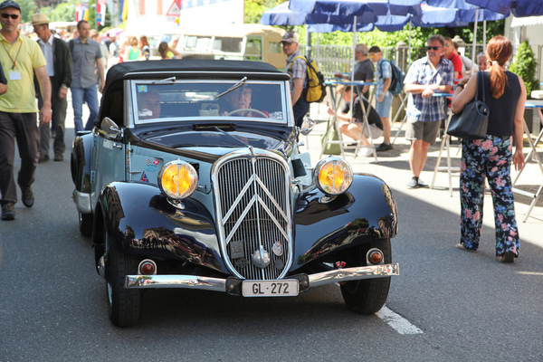 Image: Citroën Traction Avant Cabriolet (1938) - even more attractive open-top - Oldtimer in Obwalden (O-iO) 2019