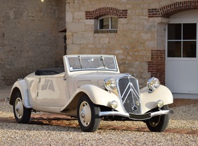 Citroën Traction cabriolet 11 BL (1939) - offered as lot 310 at the Artcurial Rétromobile auction on February 6, 2016