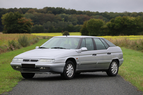 Citroën XM V6 Exclusive (1996) - Lot 064 at the Artcurial Musée Automobile du Château de Vernon auction 2025