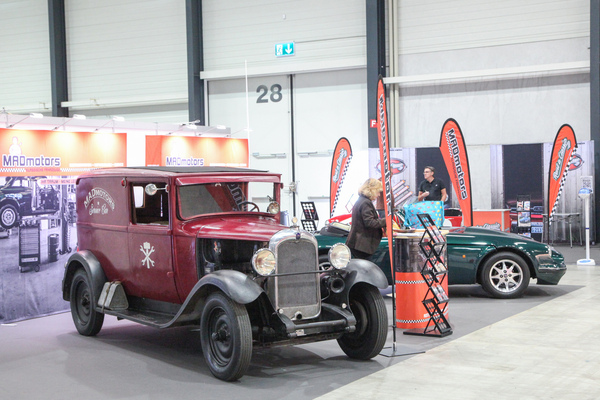 Citroën und TVR auf dem Stand von MadMotors - Swiss Classic World Luzern 2021