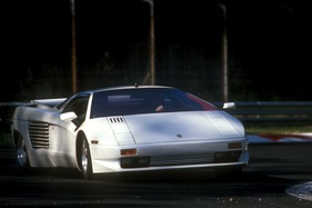 Cizeta V 16 T (1989) -  auch mit einem breiten Auto kann man driften