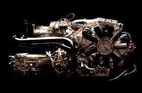 Cizeta V 16 T (1989) - der riesige V16-Motor mit dem transversal angeflanschten Getriebe