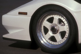 Cizeta V 16 T (1989) - die Felgen kamen von OZ