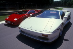 Cizeta V 16 T (1989) - zusammen mit einem Widersacher in Monza