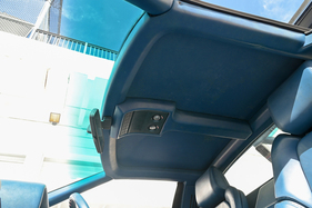 Cizeta V16 T (1993) - auch im Dachbereich gibt es Schalter