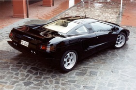 Cizeta V16T (1991) - im Heck sitzt ein quergestellter V16-Motor