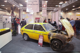Classic Data nutzte einen angesengten Opel Kadett City als Blickfang - gesehen an der Techno Classica 2016