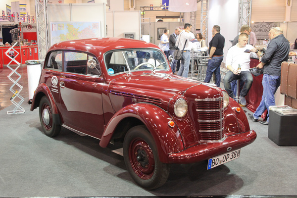 Classic Data zeigt einen raren Nachkriegs-Oldtimer - Techno Classica 2015