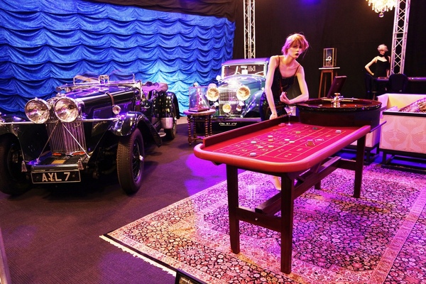 Club-Stand mit Roulette-Tisch bei Talbot - InterClassics Maastricht 2019