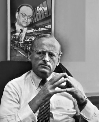 Co-Autor und Ex-VW_Vorstandsvorsitzender Carl Horst Hahn widmete seinem Vater die Aufmerksamkeit für dieses Buchprojekt - aus dem Buch "DKW Hahn"