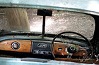 Cockpit des Morris Minor - Autoskulpturenpark Neandertal
